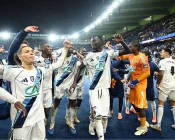 Imagem ilustrativa da imagem PSG perde do Paris FC e amarga vergonhosa eliminação na Copa da França