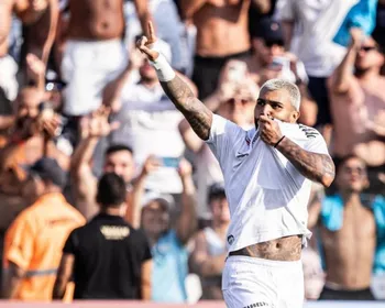 Imagem ilustrativa da imagem Santos vira e vence com gol de Gabigol na estreia