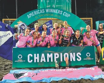 Imagem ilustrativa da imagem São Pedro vence e leva o tri na "Libertadores" do futebol de areia feminino