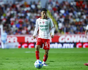 Imagem ilustrativa da imagem Vasco anuncia meia-atacante Johan Rojas, primeiro reforço para 2026