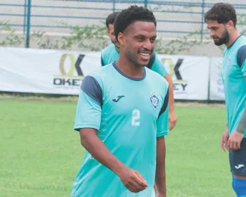 Imagem ilustrativa da imagem Vitória renova com laterais para a próxima temporada