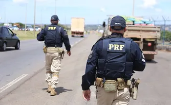 Imagem ilustrativa da imagem Acidentes em rodovias federais matam 111 pessoas no feriadão de Natal