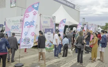 Imagem ilustrativa da imagem Anchieta recebe a carreta do Pet Vida com castração gratuita para cães e gatos