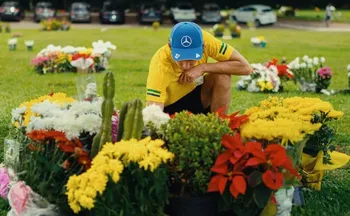 Imagem ilustrativa da imagem Antonelli faz visita a túmulo de Ayrton Senna às vésperas do GP de São Paulo de F-1