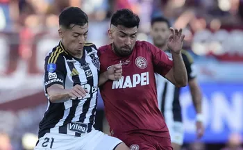 Imagem ilustrativa da imagem Atlético-MG perde para Lanús nos pênaltis e fica com o vice da Sul-Americana