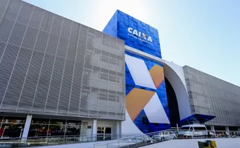 Imagem ilustrativa da imagem Caixa anuncia concurso com salários de R$ 14,9 mil e 184 vagas para nível superior