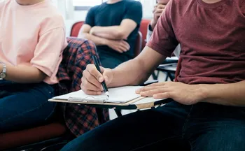 Imagem ilustrativa da imagem Caixa inicia pagamento de nova parcela do programa Pé-de-Meia na segunda-feira