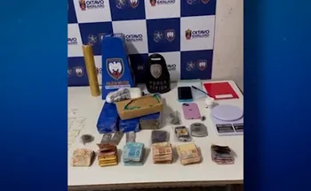 Imagem ilustrativa da imagem Casal é preso por tráfico de drogas e macaco sagui é resgatado durante ação da PM