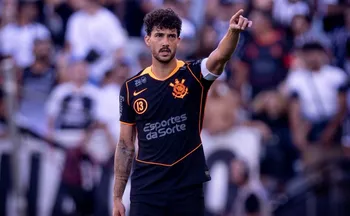 Imagem ilustrativa da imagem Com gols de zagueiros, Corinthians vence Ponte Preta na estreia do Paulista