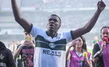 Imagem ilustrativa da imagem Coritiba empata com Athletic e confirma vaga na Série A; título é adiado