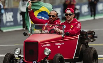 Imagem ilustrativa da imagem "Falem menos e foquem na pilotagem", repreendeu presidente da Ferrari