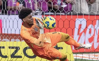 Imagem ilustrativa da imagem Hugo brilha nos pênaltis, Corinthians bate Cruzeiro e vai à final da Copa do Brasil