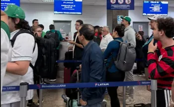 Imagem ilustrativa da imagem Latam cancela voos entre Cusco e Lima e torcedores temem perder final da Libertador