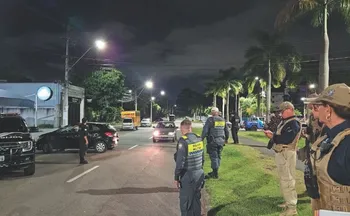 Imagem ilustrativa da imagem Lei Seca: blitze multam 101 por dirigir embriagados e 2 são detidos