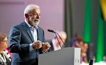 Imagem ilustrativa da imagem Lula critica guerras, negacionismo e volta a pedir mapa para fim do petróleo