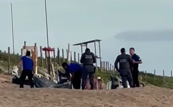 Imagem ilustrativa da imagem Mulher é encontrada morta em praia no Norte de ES
