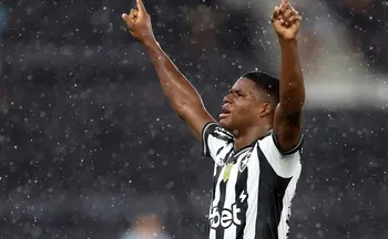 Imagem ilustrativa da imagem Panamenho José Kadir leva Botafogo à vitória no Brasileiro