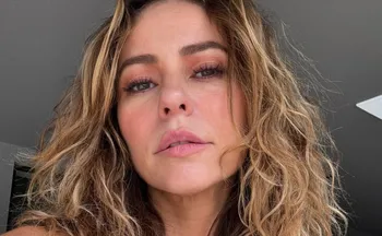 Imagem ilustrativa da imagem Paolla Oliveira recebe buquê de flores em casa e chama ato de "invasão"