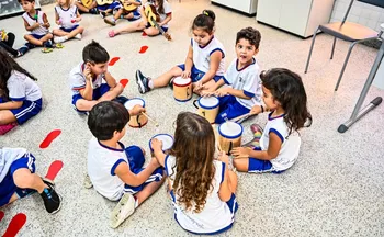 Imagem ilustrativa da imagem Prefeitura abre período de matrículas para 2026 em Cmeis de Vitória