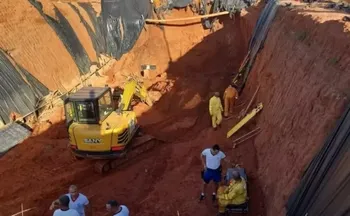 Imagem ilustrativa da imagem Quatro trabalhadores morrem soterrados em obra de frigorífico em SP