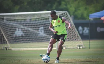 Imagem ilustrativa da imagem Rayan pede e não vai enfrentar o Flamengo