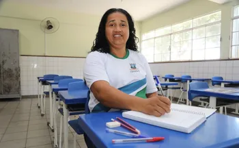 Imagem ilustrativa da imagem Saiba como se inscrever para disputar uma das 25 mil vagas para fazer supletivo