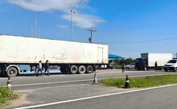 Imagem ilustrativa da imagem Transporte irregular de cargas: operação aplica mais de R$ 100 mil em multas no ES