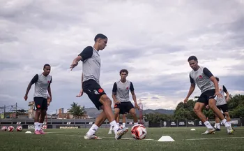 Imagem ilustrativa da imagem Vasco encara Nova Iguaçu com possíveis despedidas