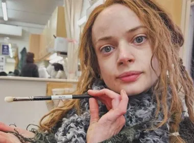 Imagem ilustrativa da imagem Aos 29 anos, atriz revela que amputou a 2ª perna: 'boas e más notícias'