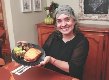 Imagem ilustrativa da imagem Aprenda a preparar o clássico sanduíche francês