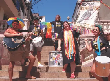 Imagem ilustrativa da imagem Blocos, desfiles e trios elétricos: a programação do Carnaval na Grande Vitória