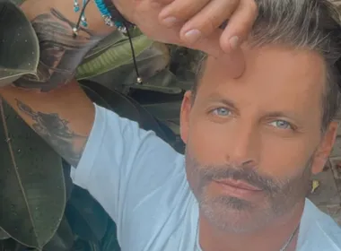 Imagem ilustrativa da imagem Como está Henri Castelli? Equipe atualiza estado de saúde do ator