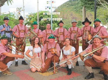 Imagem ilustrativa da imagem Dança, música e tradição na Sommerfest em Domingos Martins