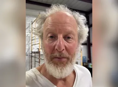 Imagem ilustrativa da imagem Daniel Stern, de 'Esqueceram de Mim', é acusado de pedir serviços de prostituição