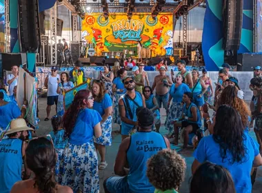 Imagem ilustrativa da imagem Delírio Tropical encerra a noite com Banda de Congo Raízes nesta terça-feira