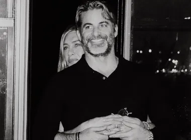 Imagem ilustrativa da imagem Jennifer Aniston planeja casamento luxuoso na Grécia com Jim Curtis, diz site