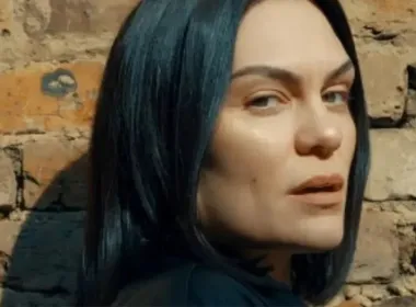 Imagem ilustrativa da imagem Jessie J desabafa sobre o ano marcado pelo tratamento contra câncer de mama