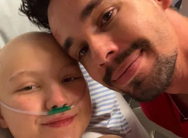 Imagem ilustrativa da imagem Lucas Borbas posa com Isabel Veloso no hospital: 'O amor é mais forte'