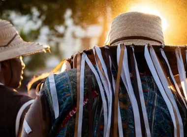 Imagem ilustrativa da imagem Mestre Alcides leva o congo ao Delírio Tropical nesta quarta
