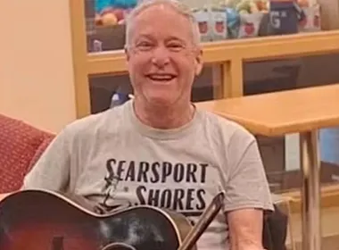 Imagem ilustrativa da imagem Músico indicado ao Grammy morre atropelado por mulher presa mais de 100 vezes