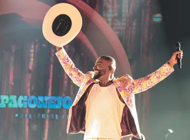 Imagem ilustrativa da imagem Véspera de Réveillon em Guarapari tem Alexandre Pires e festival de funk