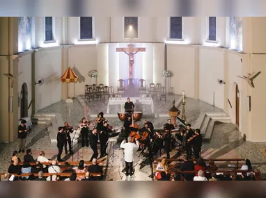 O casal Lucas e Evelyn lança oração cantada "Tudo Que Eu Preciso", com participação especial do cantor, compositor e produtor Paulo César Baruk