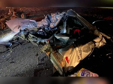 Imagem ilustrativa da imagem Acidente de caminhão e van com pacientes deixa cinco mortos em rodovia de RS