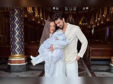 Segundo o apresentador, o descuido aconteceu porque ele costuma usar roupas do acervo da emissora, mas levou os ternos para casa durante as férias