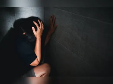 Jovem foi encontrada com desnutrição severa e lesões da cabeça aos pés