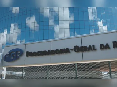 O presidente dos Estados Unidos, Donald Trump (e), em reunião com o presidente do   Brasil, Luiz Inácio Lula da Silva (d), na Malásia