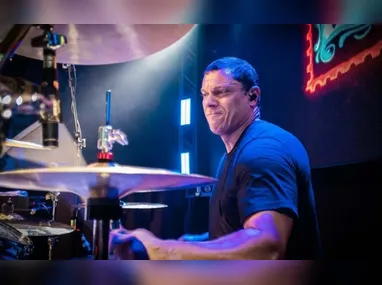 Imagem ilustrativa da imagem Baterista do CPM 22 é hospitalizado e banda cancela show em festival