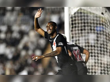 Alan Minda é um atacante equatoriano conhecido pela velocidade, explosão e habilidade no um contra um. Atua principalmente pelos lados do campo, com preferência pela ponta direita