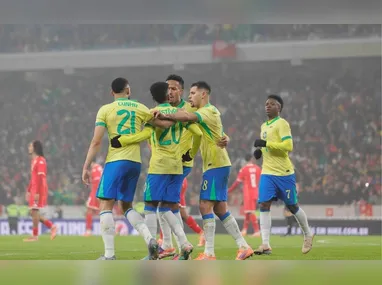 Telão exibe os grupos sorteados da Copa do Mundo de 2025, durante cerimônia realizada pela FIFA no Kennedy Center, em Washington DC, nos Estados Unidos, nesta sexta-feira, 5 de dezembro de 2025