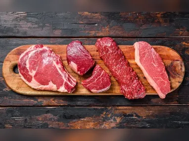 Estreito de Ormuz liga o Golfo Pérsico ao Oceano Índico e é uma das rotas marítimas mais estratégicas do comércio global: restrições afetam logística